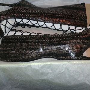 Snake print boots 🐍